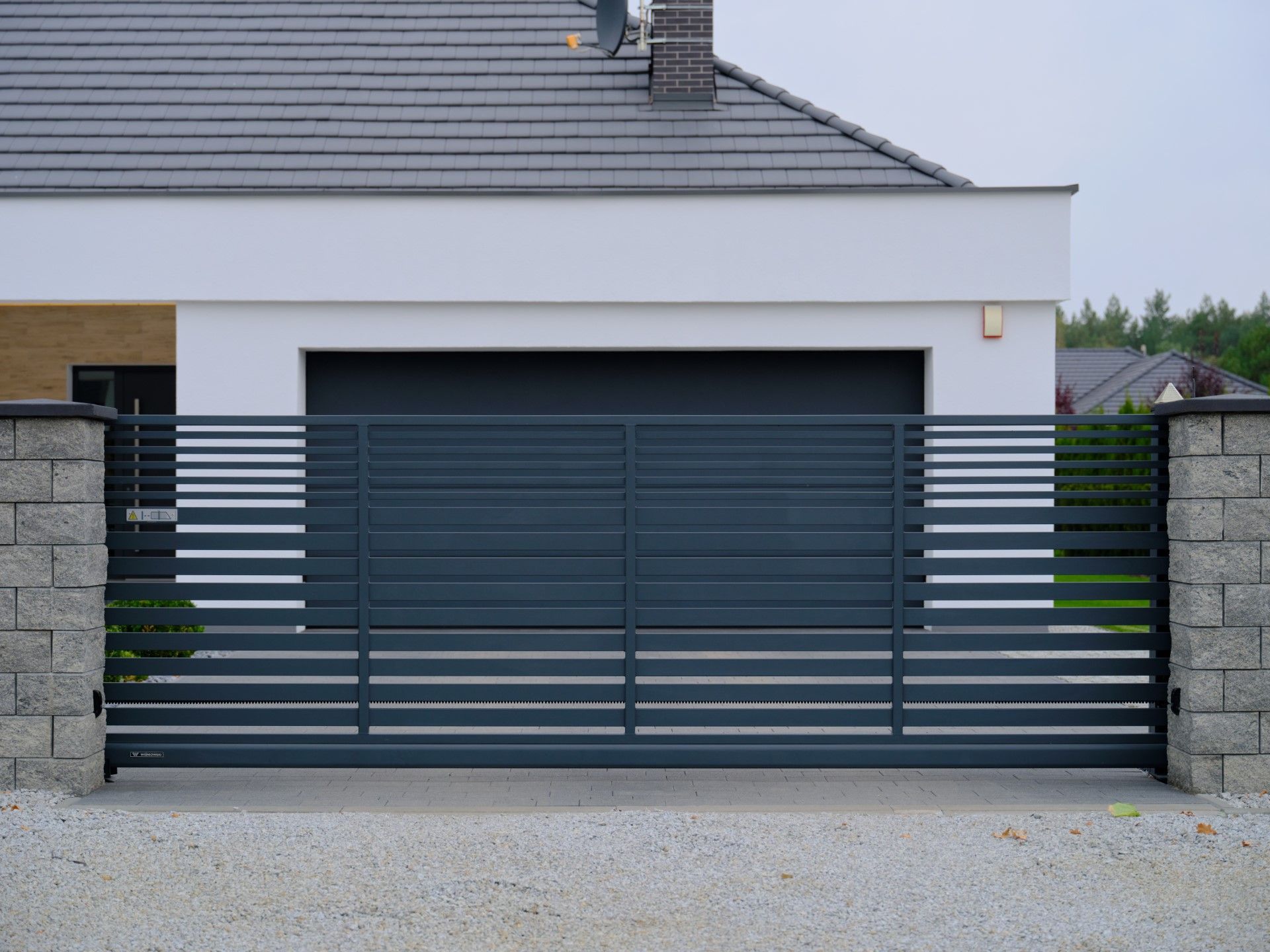 Brama przesuwna ogrodzeniowa