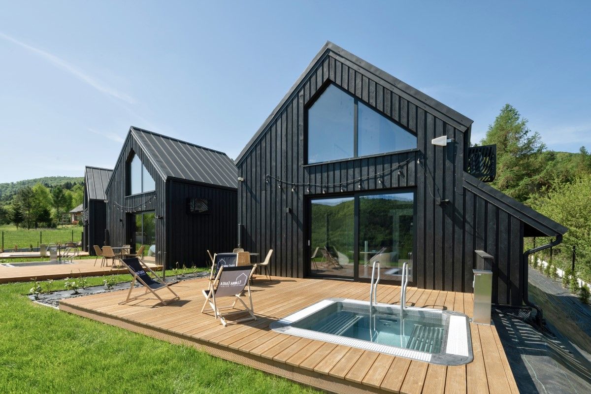 Dom z widokiem i basenem