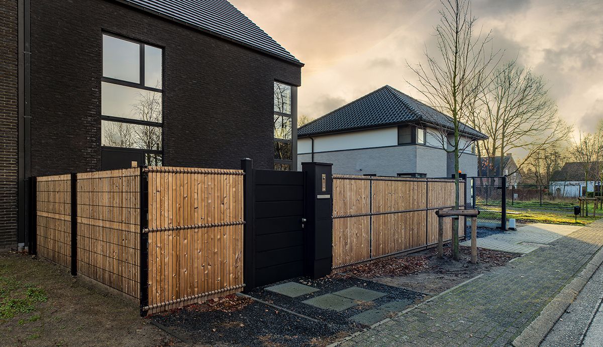 MultiBox - wielofunkcyjny słup ogrodzeniowy