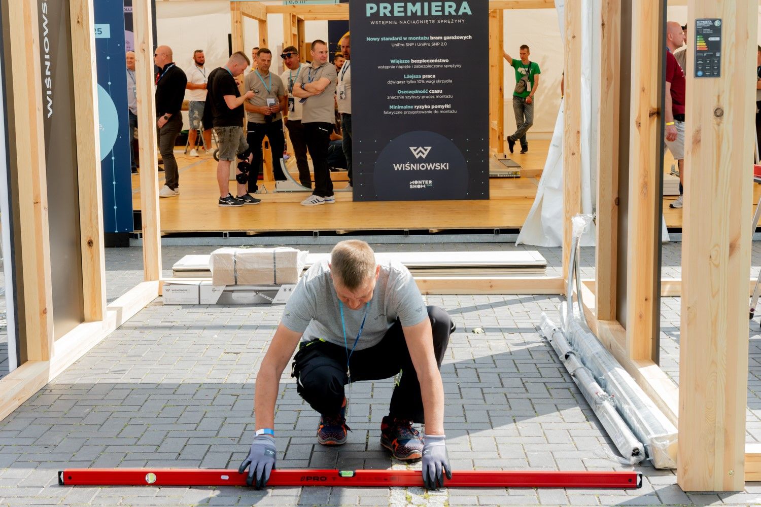 Montaż bramy WIŚNIOWSKI Monter Show
