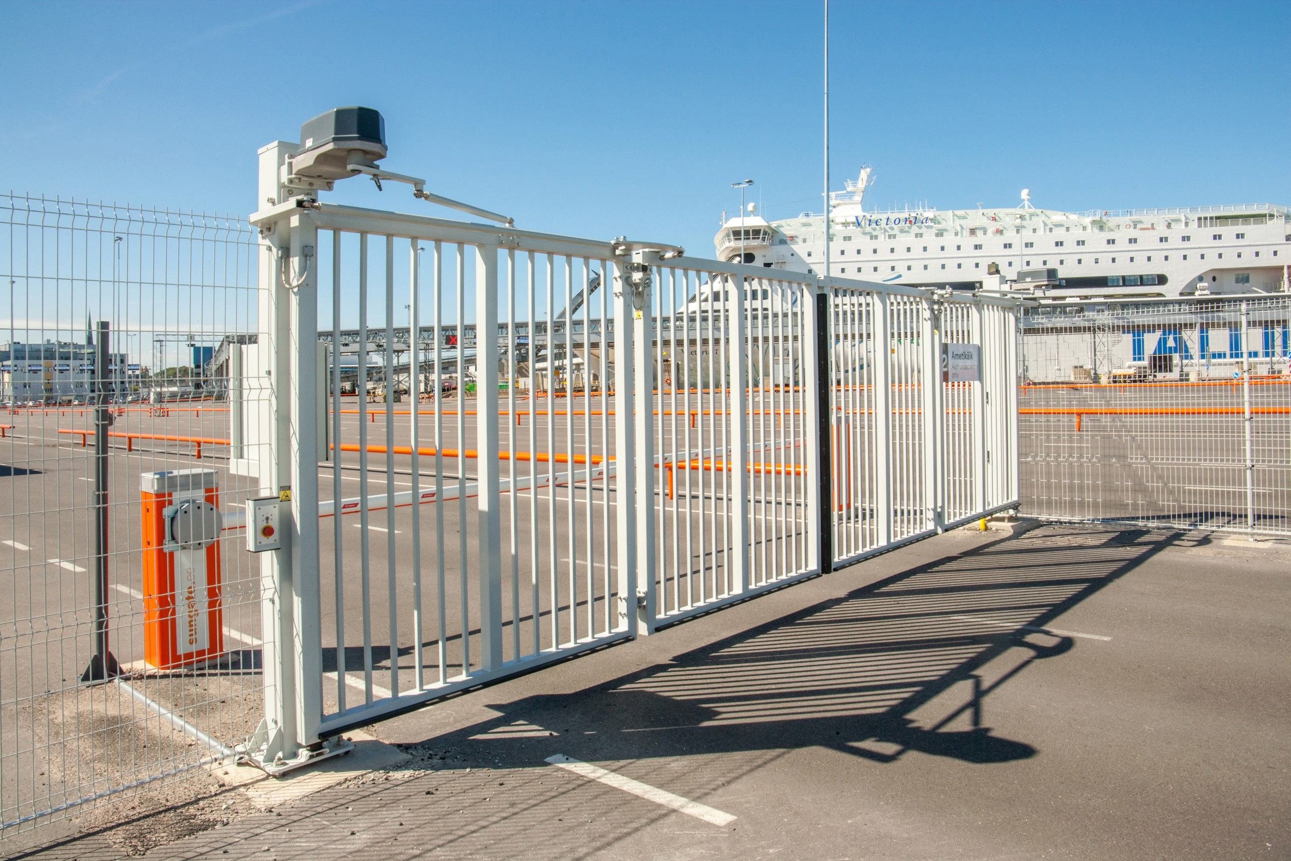 25 bram V-KING w porcie Tallin, Estonia