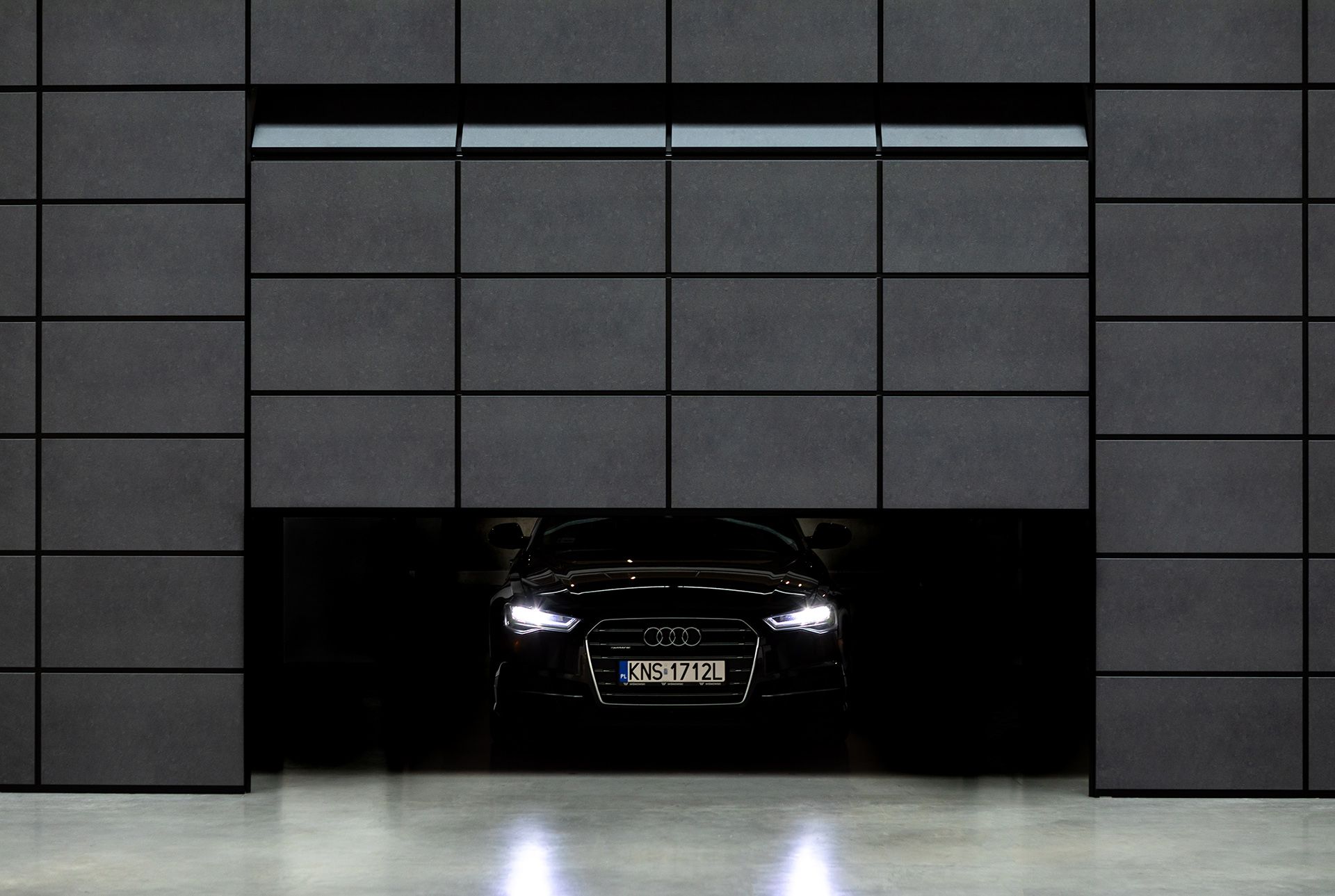 Brama i elewacja w jednym. MakroPro 2.0 ELH 