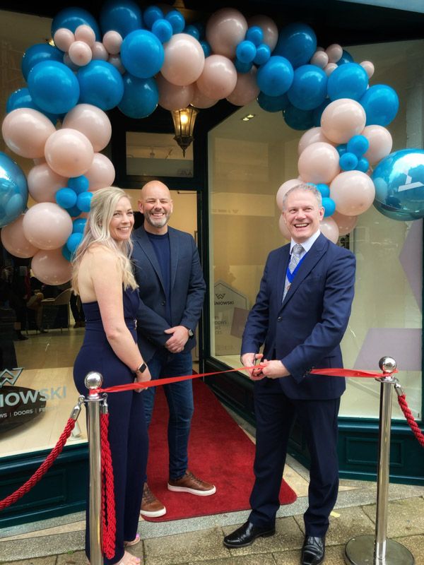 WISNIOWSKI-showroom-in-UK